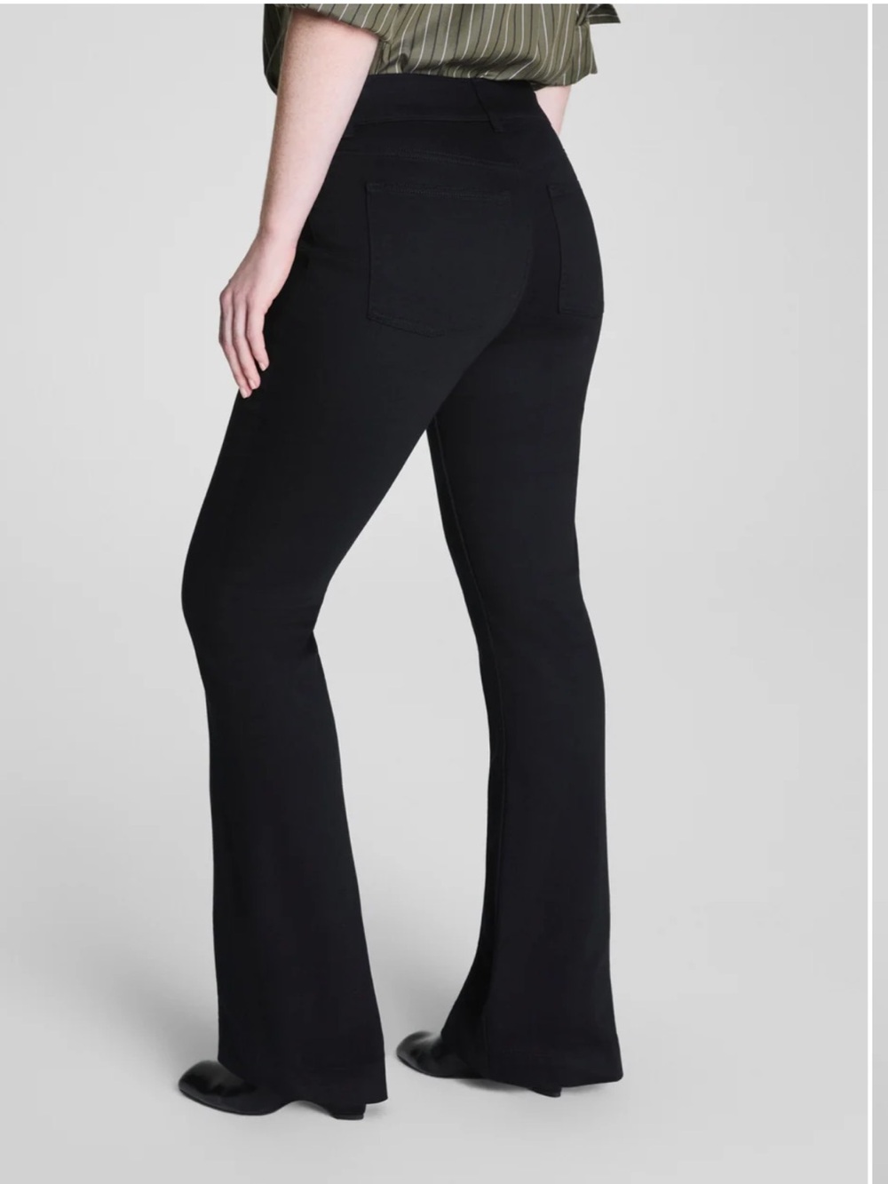 SPANX Pull-On Flare Jeans 1X Black High Rise Sculpting Stretch Denim 1X 0668